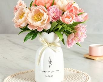 Custom Engaged Ceramic Vase, Personalized Wedding Flower Vase with Name and Year, Marriage/Engagement Anniversary Gift, Gift For Couple