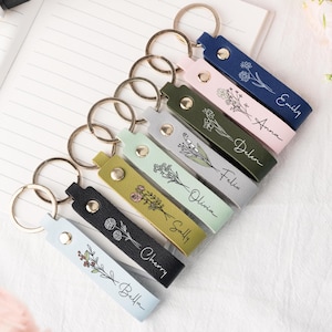 Custom Leather Keychain Birth Flower, Personalized Name Keyring for Her, Bridesmaid Gift, Birthday Gift for Best Friends Back to School