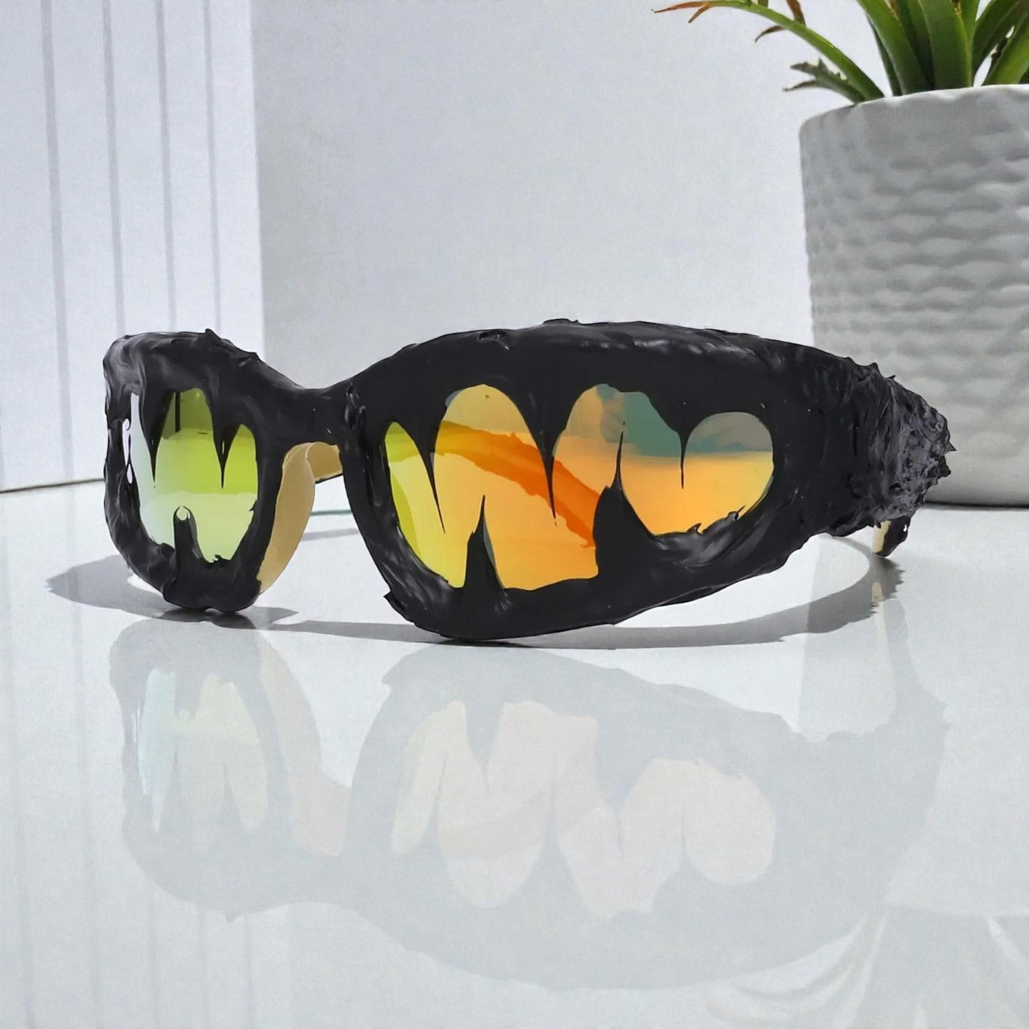 Y2K vtg ブラックフライ FLY SHARK sunglasses USA Shark Teeth Sunglasses With Black Rubber Teeth, Y2K Small Frame