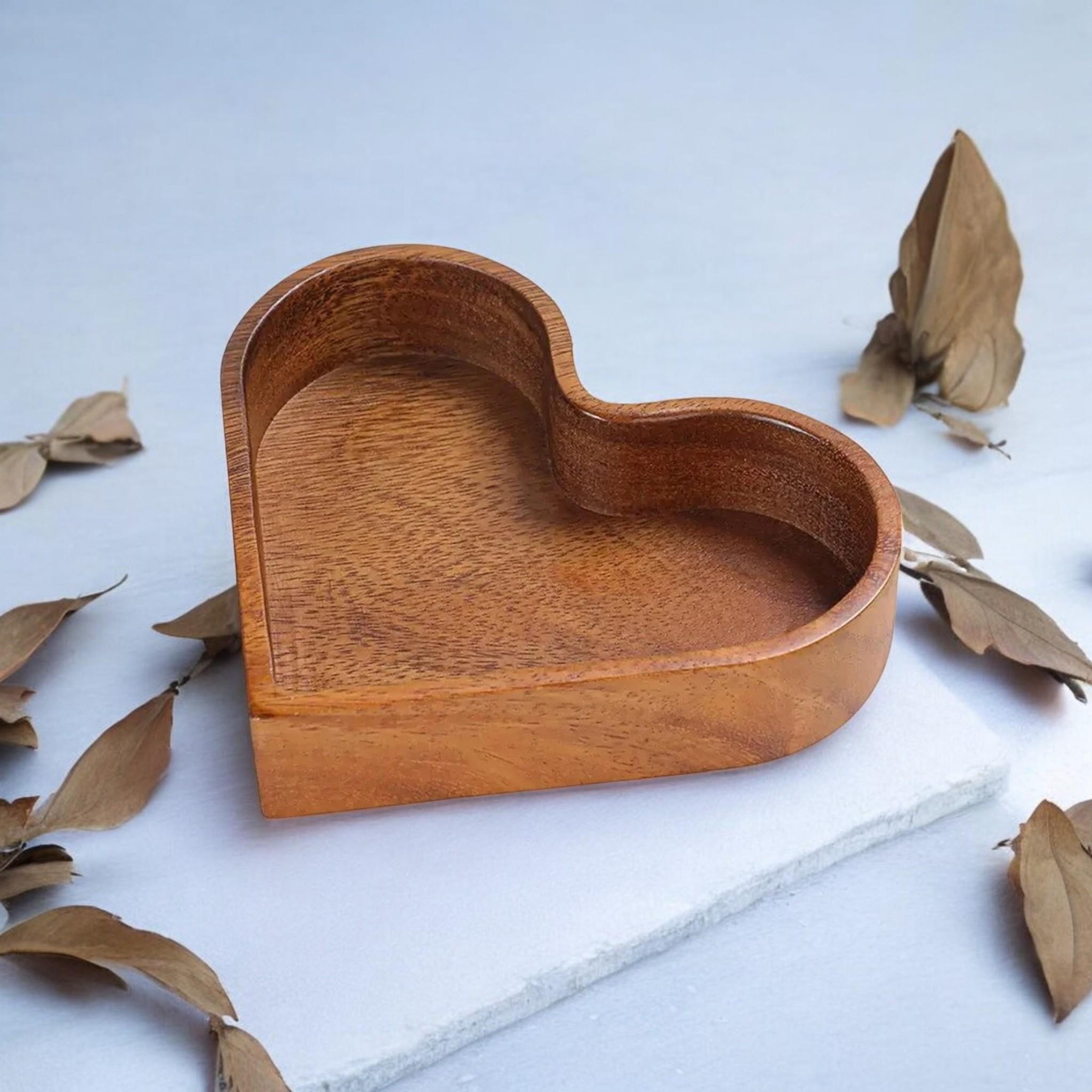 4 Pcs Mini Wooden Heart Shaped Plates - 6.7 Inch Snack Trays For Dried Fruits, Nuts, Candies & Table Decor