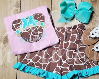 Safari animal kingdom outfit/ Disney safari toddler/ Mickey Minnie head safari shirts/ Animal kingdom sibling shirts/ free personalization