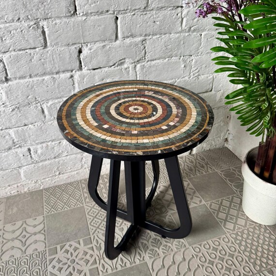 Colorful Aim Stones Design Coffee Table - Infinity Loop Base Perfect for Western Home Decor, Boho Home Decor