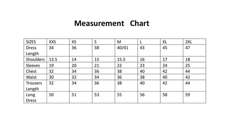 Puede incluir: Una tabla de medidas blanca con texto negro. La tabla muestra tallas de vestido de XXS a 2XL, con medidas correspondientes para la longitud del vestido, hombros, mangas, pecho, cintura, largo de pantal&oacute;n y largo de vestido largo en cm.