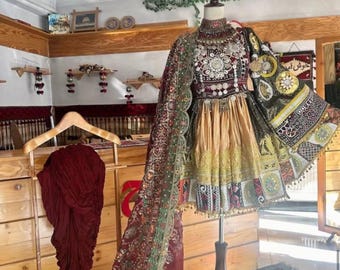 Vintage Jamawar Afghan Kleid - Handgefertigte Stickerei + Verzierter Schal für Braut- & Kulturelle Kleidung |  Eid Geschenk