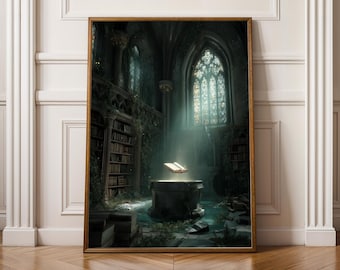 Può includere: Una stampa d'arte da parete incorniciata che raffigura l'interno di una biblioteca gotica scura con alti scaffali, archi in pietra e una grande vetrata. Un libro aperto fluttua sopra un piedistallo in pietra, illuminato da un raggio di luce.