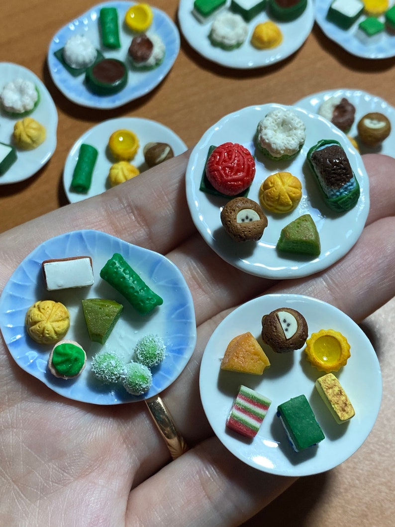 Miniature Singapore Traditional Nonya Kueh Mix Platter, Dollhouse Diner, Ang Ku Kueh, Clay Food, Doll Food Diner Food, Faux Food image 7