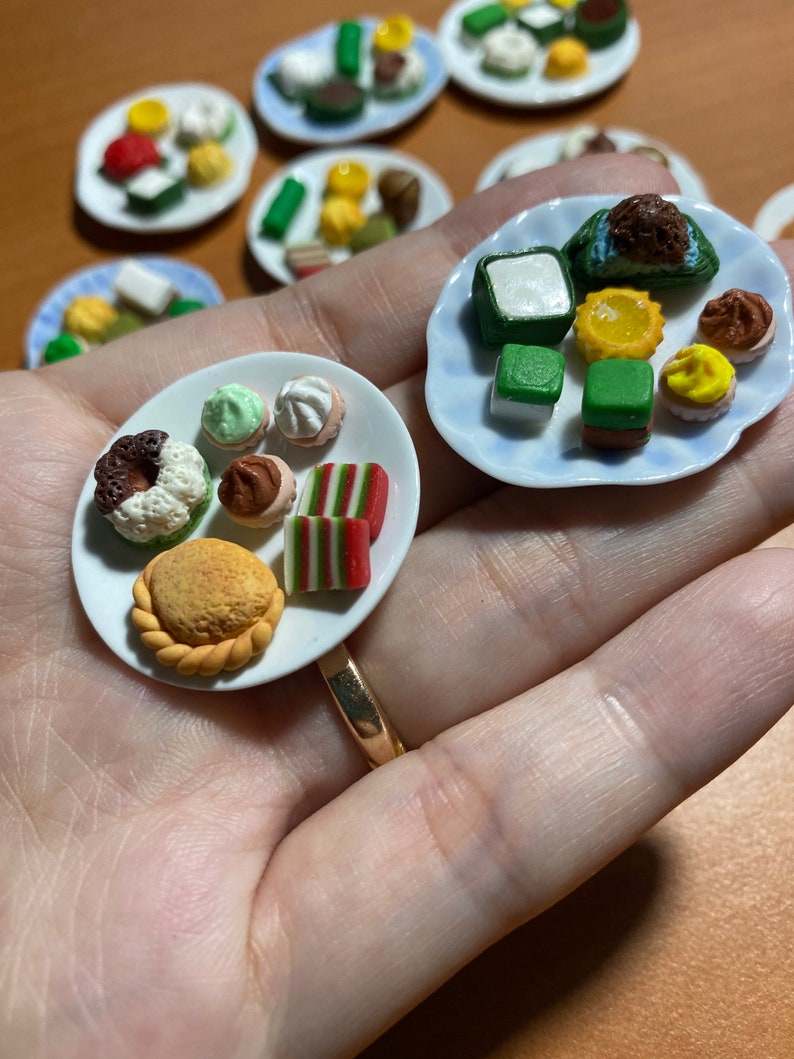 Miniature Singapore Traditional Nonya Kueh Mix Platter, Dollhouse Diner, Ang Ku Kueh, Clay Food, Doll Food Diner Food, Faux Food image 8