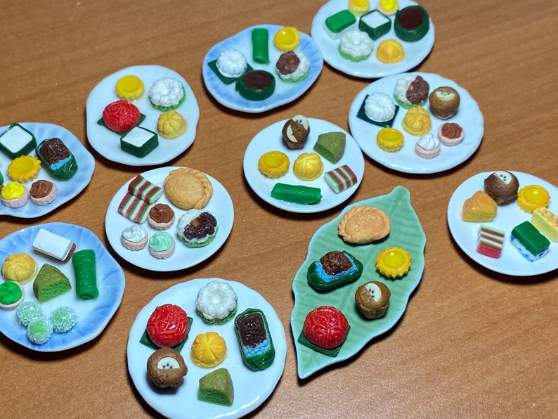 Miniature Singapore Traditional Nonya Kueh Mix Platter, Dollhouse Diner, Ang Ku Kueh, Clay Food, Doll Food Diner Food, Faux Food image 3