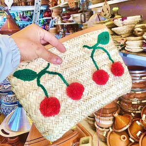 Cartera larga de paja marroquí hecha a mano, estilo bohemio, cartera de paja de verano con diseño de cerezas, colores optimistas,