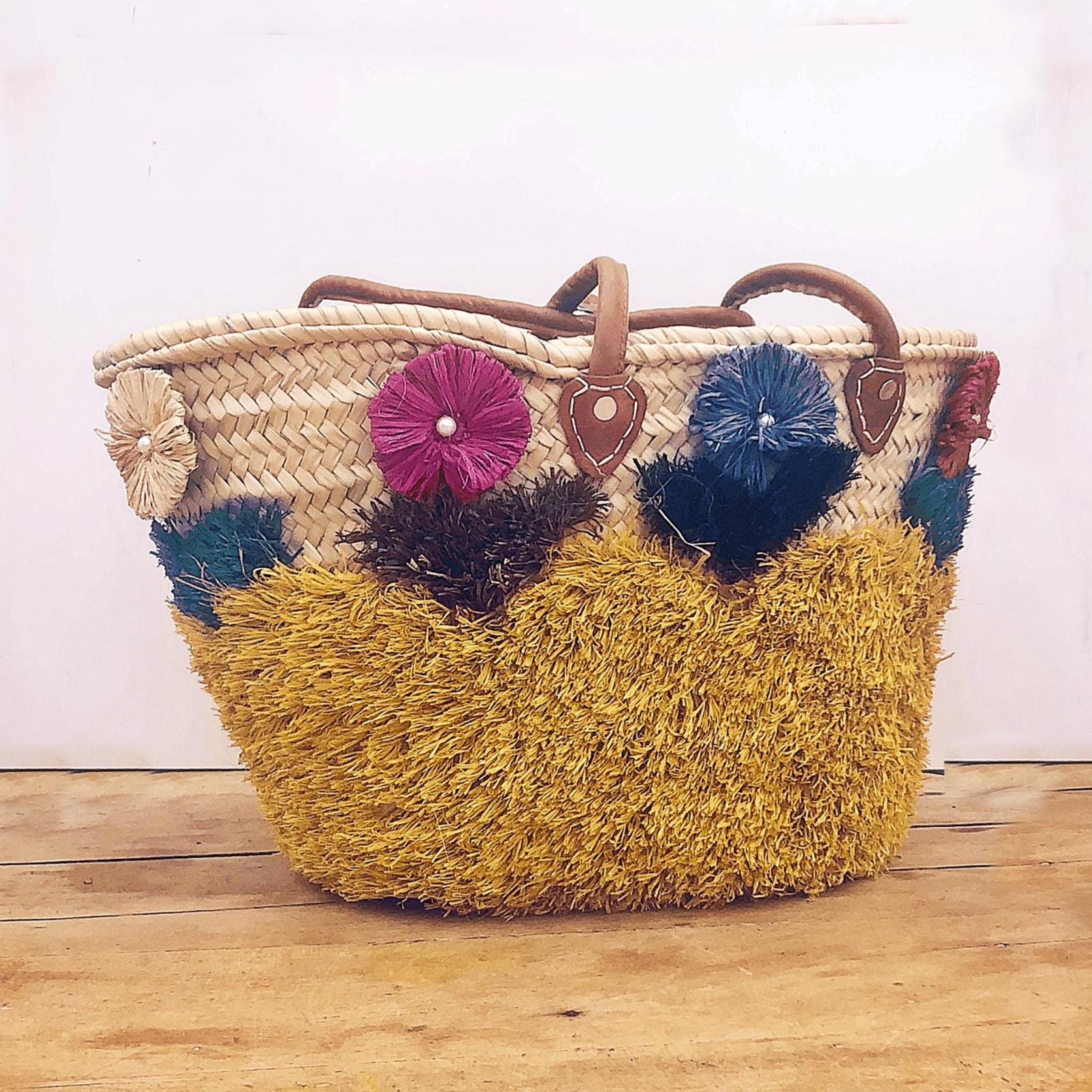 Bolso de mano con asa floral España