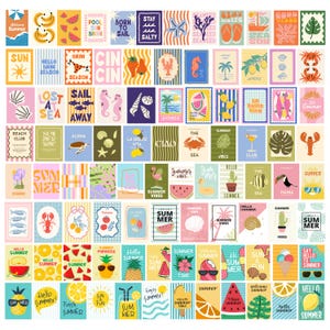 Pode incluir: Uma coleção de impressões de arte de parede retangulares com ilustrações de temática de verão, incluindo frutas, criaturas marinhas, plantas tropicais e textos como Hello Summer, Summer Vibes e La Dolce Vita num layout de grelha colorido.