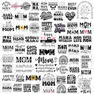 Op de afbeelding: Een verzameling verschillende ontwerpen met het woord "MOM" in verschillende lettertypen en stijlen. Sommige ontwerpen bevatten extra woorden zoals "Best Mom Ever", "Mama Vibes" en "Happy Mother's Day". De ontwerpen zijn in zwart en wit.