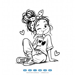 Op de afbeelding: Een zwart-witte lijntekening van een persoon met een rommelige knot, een haarband met stippen, een t-shirt met een hartjesprint en sneakers, die een beker met een rietje vasthoudt, omringd door zwevende hartvormen.