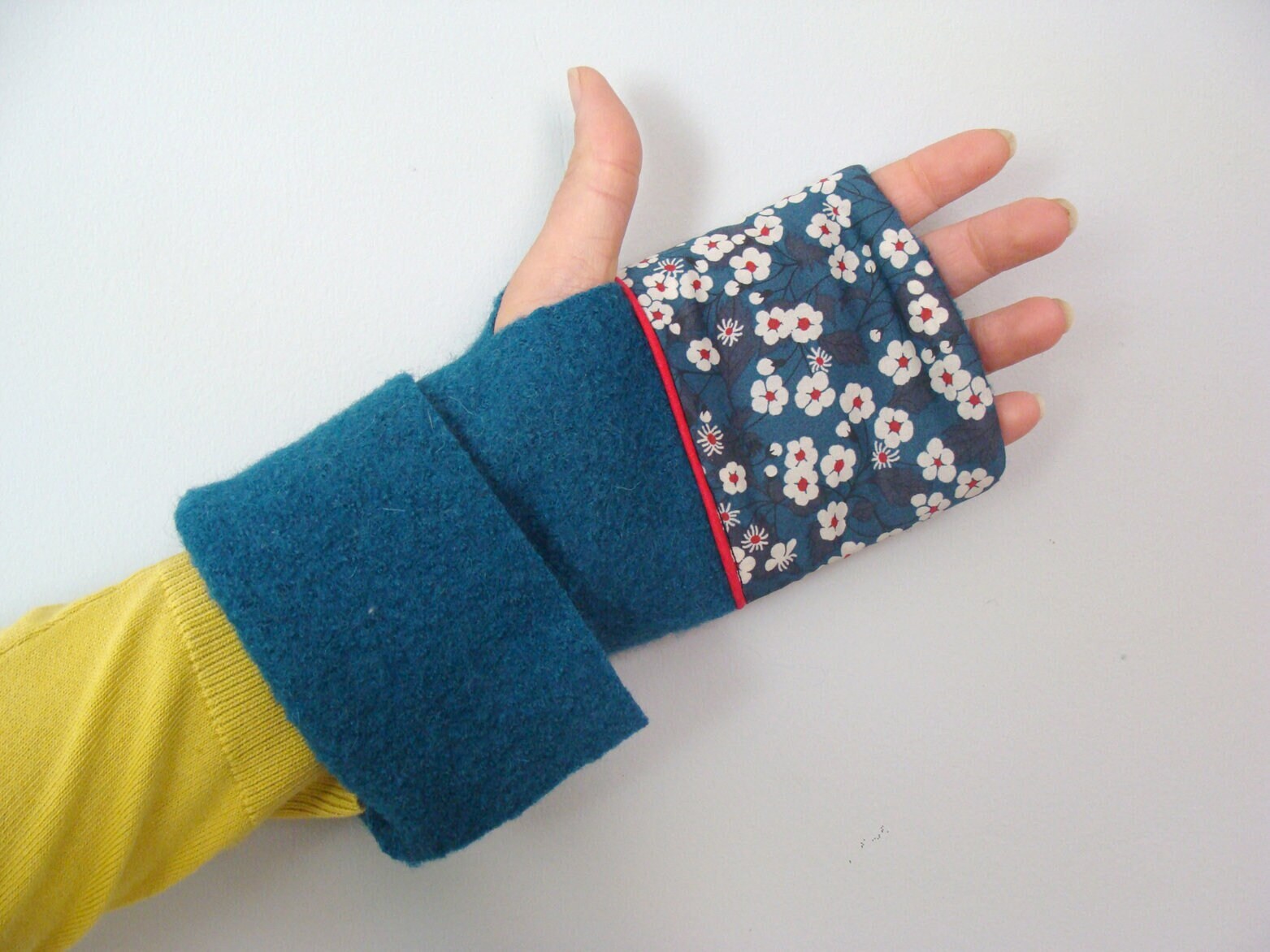 Mittens with turquoise boiled wool lapel and blue liberty mitsi