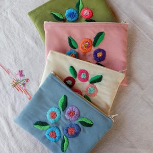 Bolsa con cremallera floral, bolsa de tela, bolsa de maquillaje, monedero, bolsa para artículos esenciales, bolsa bordada a mano