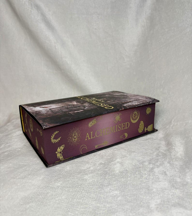 Alchemised by SenLinYu with custom sprayed edges | Dark fantasy book image 4