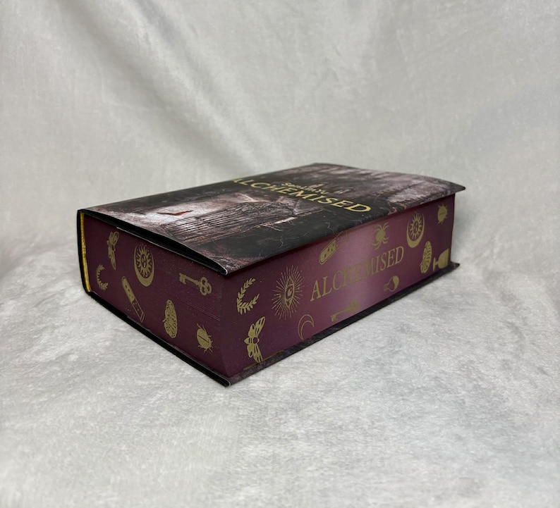 Alchemised by SenLinYu with custom sprayed edges | Dark fantasy book image 3