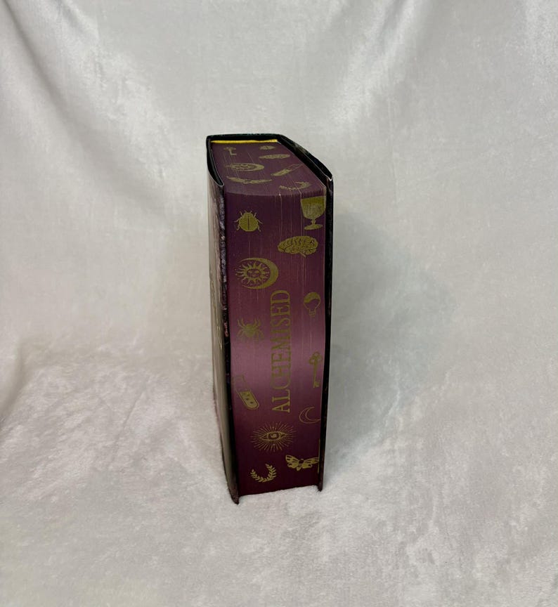 Alchemised by SenLinYu with custom sprayed edges | Dark fantasy book image 6