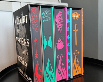 Caja ACOTAR UK de Sarah J Maas con bordes pintados a medida