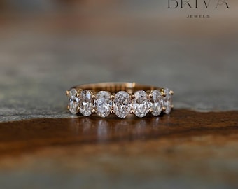 Anello a mezza eternità con moissanite taglio ovale da 1,75 carati / Anello nuziale ispirato ai diamanti per lei / Elegante anello ovale impilabile per anniversario