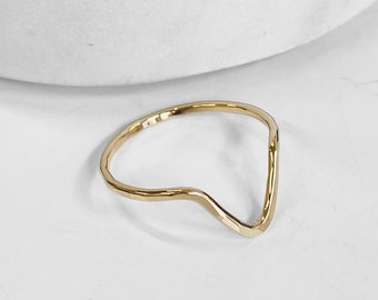 Arrow ring Gold fill ring, V gold ring, stacking ring, delicate jewellery, dainty ring