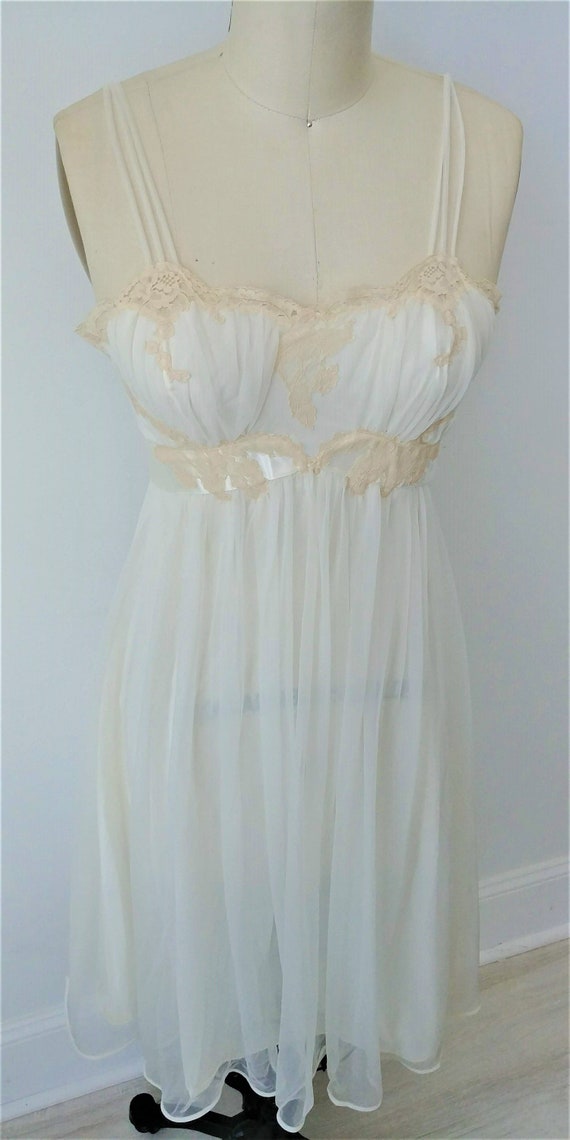1950s Bridal Pegnior set