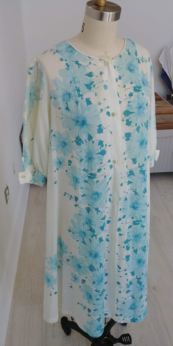 1950s Blue Floral Housecoat