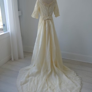 1950s wedding dress with train image 2