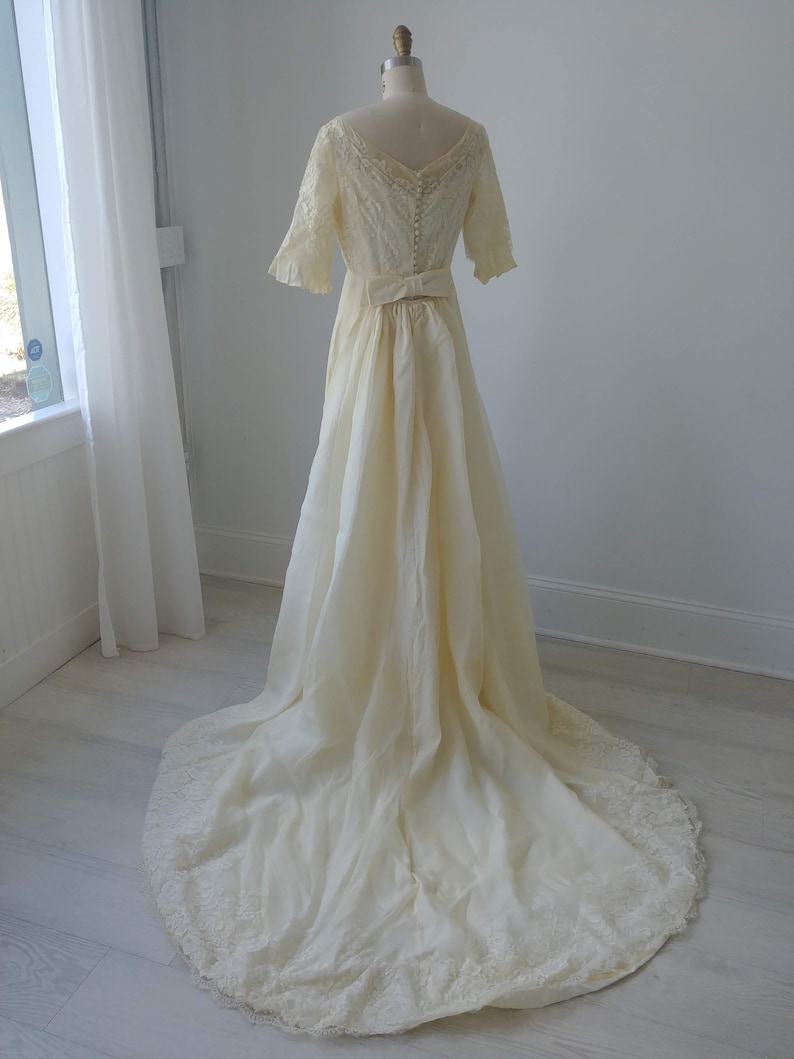 1950s wedding dress with train image 2