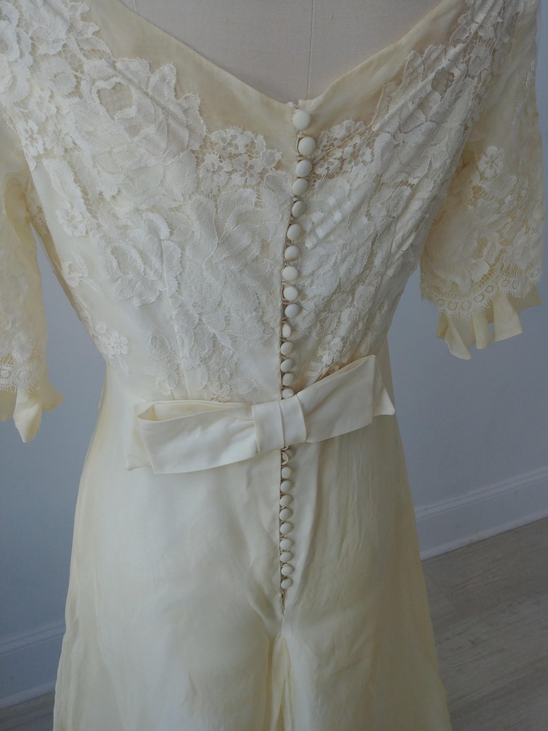 1950s wedding dress with train image 8