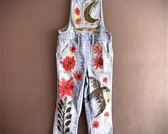 Middelgrote handgeschilderde geüpcycled denim overall