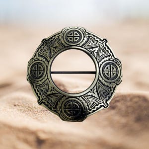 Antique Finish Celtic Kilt Fly Plaid Brooch - 3.5&quot;