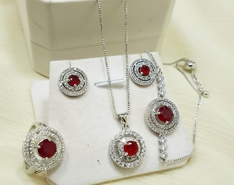 Beste Qualität Zirkon 4 Stück stilvolle Combo Set Ketten Medaillon Tops mit verstellbaren Ring und Updown Armband