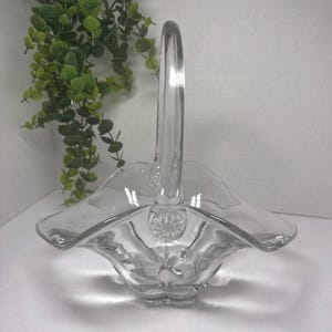 Vintage Duncan Miller 1939-1955 Canterbury Pattern 10&quot; Clear Handled glass Basket great for Easter or a bridal basket!