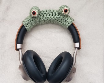 Crochet Frog Headphone Cover