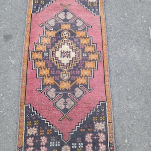 2x4 Turkish rug, 2x4 Small rug, 2x4 Pink rug, 2x4 Vintage rug, 2x4 Mini rug, 2x4 Doormat rug, 2x4 Oushak rug, 2x4 Wool rug, 1.10x4 ft
