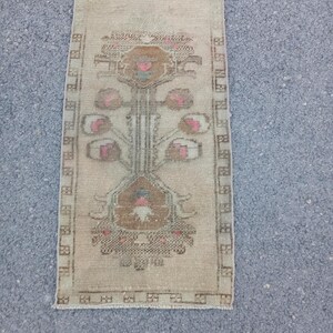 Small Floral Oushak Rug 1.7x2.11 ft, Vintage Turkish Wool Doormat