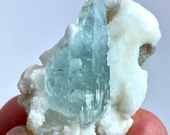 167 Carats Unique Aquamarine Crystal on Matrix from Pakistan @ 42x33x23mm/Earthy Home Decor & Display Collectible