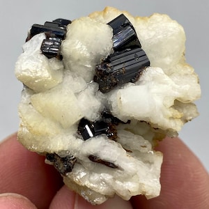 108 Carats Extremly Rare Unique Vesuvianite With Albite Crystal On Matrix Pakistan @ 32x25x21mm / Display Specimen,For collectors,Home Decor