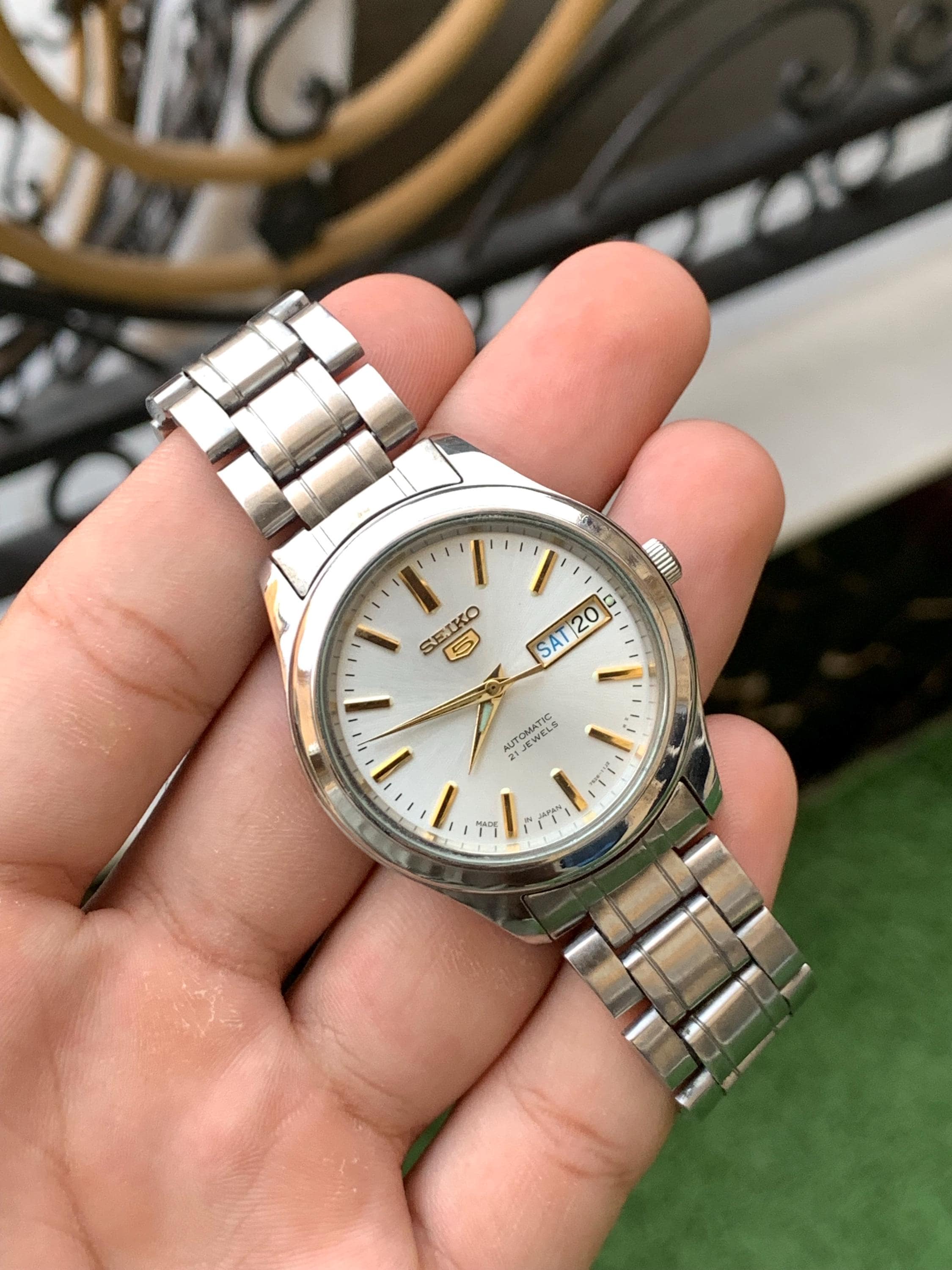 Vintage Seiko 5 Automatic Watch: White Sunburst Dial, Japan Made