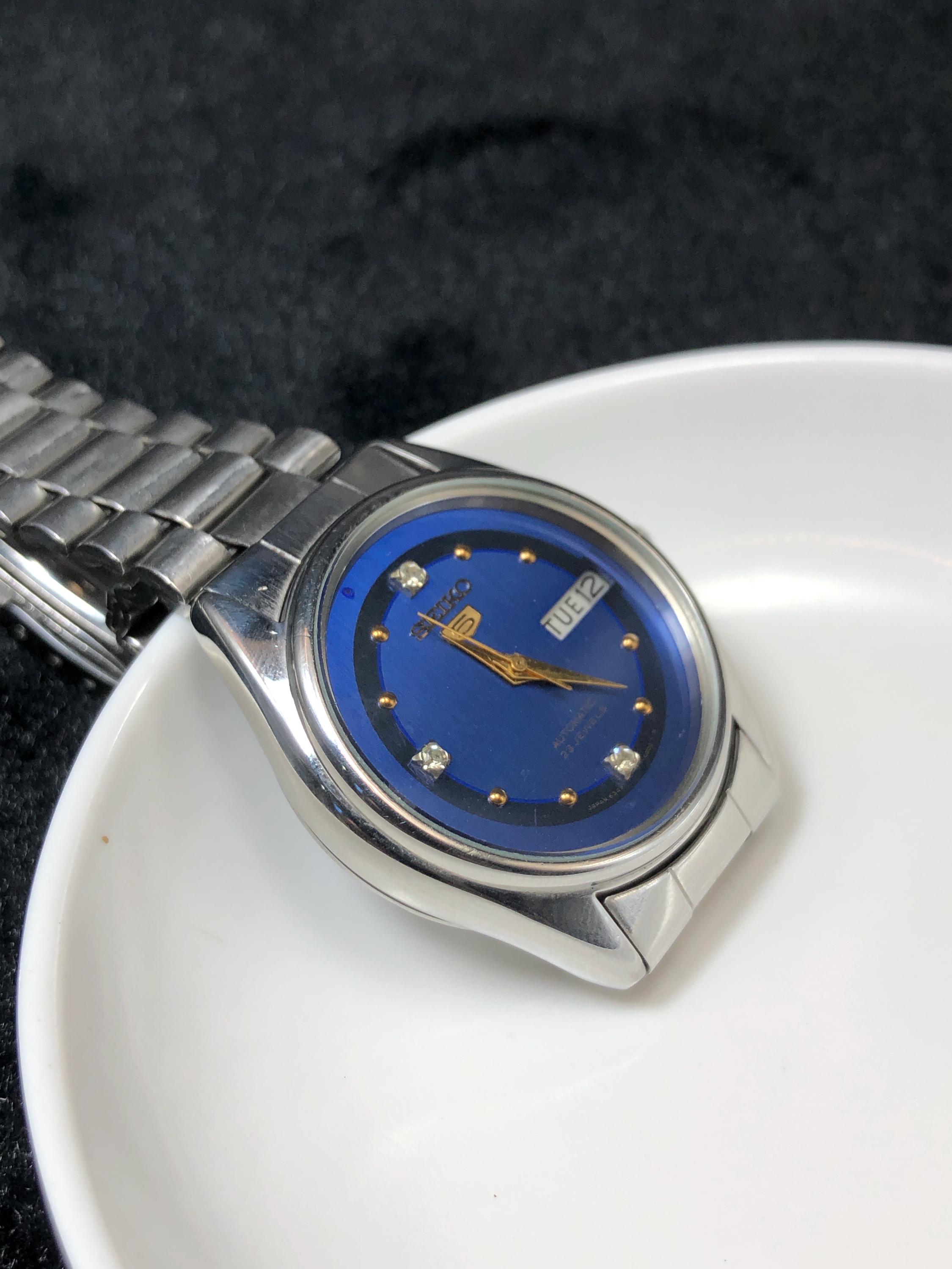 Vintage Seiko 5 Automatic Watch: Japan Made, Blue Dial, 23 Jewels