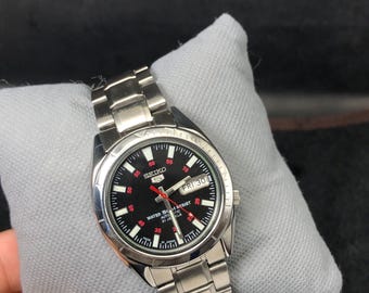 Vintage Seiko 5 Automatic Watch: Japan Made Day-Date Display