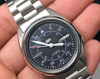 Vintage Seiko 5 Automatic Watch: Japan Made, Black Military