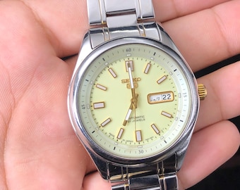 Vintage Seiko 5 Automatic Watch: Green Dial Japan Made Jumbo Watch