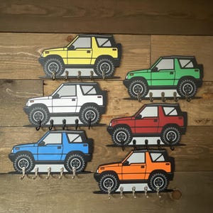 TRACER – Off-Road Key Hanger – Vehicle Wall Key Holder with 5 Hooks | Rugged Offroad Silhouette