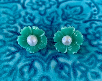 Petite green flower and pearl earrings