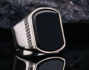 925 Sterling Silver Men’s Ring with Onyx Stone – Large Oval Design