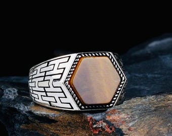 925 Sterling Silver Men’s Ring with Tiger Eye Stone