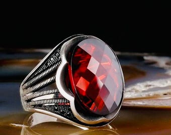 925 Sterling Silver Men’s Ring with Faceted Red Zircon Stone