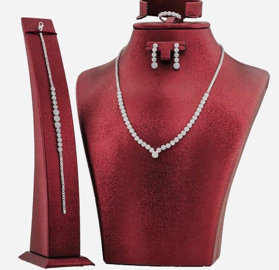 925 Sterling Silver Round Design Women’s Jewelry Set